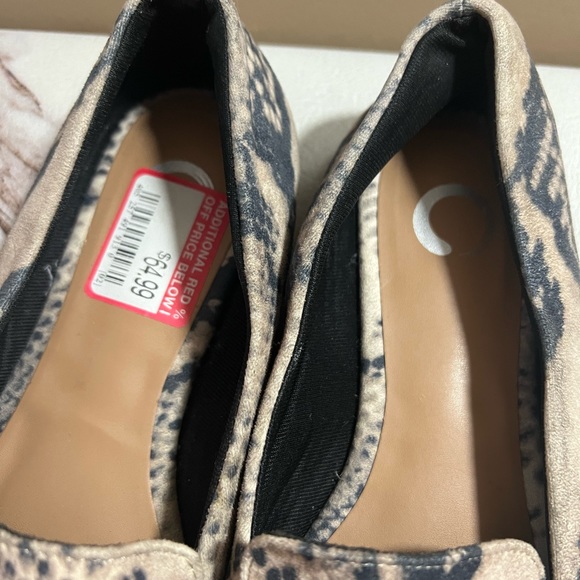 Journey + Crew Women’s 8  Slip On Flat Shoes Loafers Animal Print Comfort - Picture 4 of 10